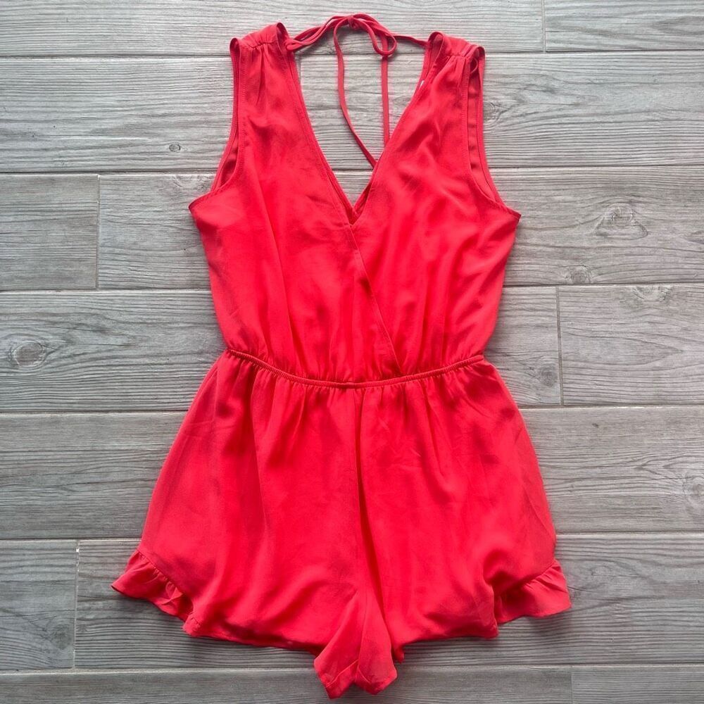 ASTR The‎ Label Womens Pink Coral Sleeveless Ruffle V-Neck Romper Size Small